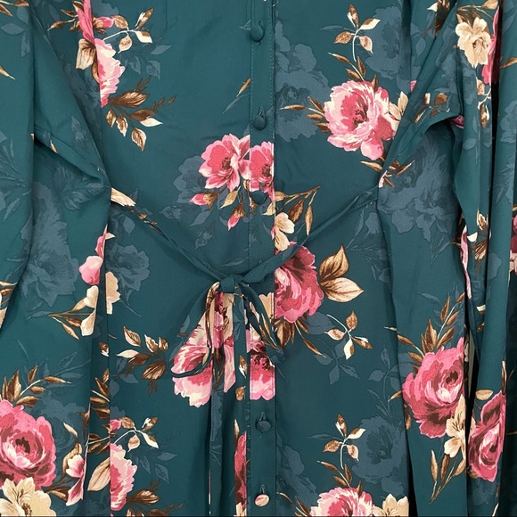 NWT! Torrid teal floral Georgette fit & flare blouse - Picture 8 of 14